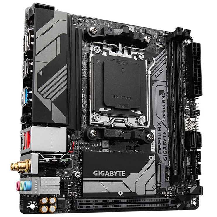 Pamatplate GIGABYTE A620I AX AM5 DDR5 mATX MB (A620I AX) - foto 2