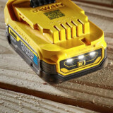 Chargeur + Batterie rechargeable DeWALT DCB1102E2-QW